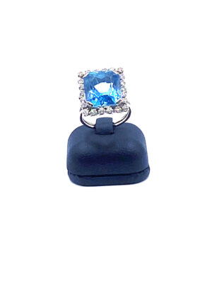 Bague aigue marine et brillants rectangulaire