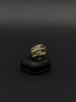 Bague or jaune saphirs et oz