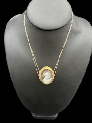 Collier double chaine or jaune 18 cts et Camée