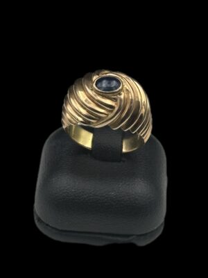 Bague or jaune 18 ct et cabochon saphir