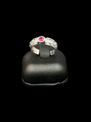 Bague or blanc rubis synthétique et diamants