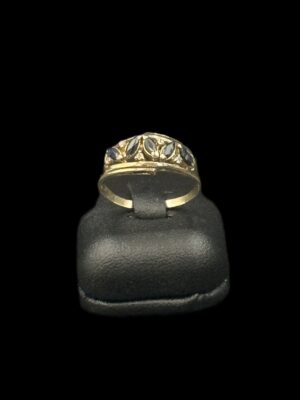 Bague or jaune navettes saphir et brillants
