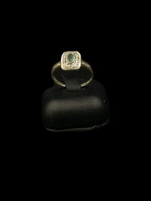 Bague or jaune 18 ct émeraude ovale et deux brillants 8×8