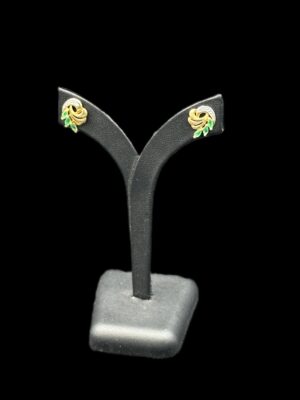 Boucles d’oreilles en or jaune et gris 18 ct serties d’émeraudes navettes
