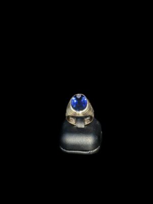 Chevalière or jaune 18 ct Tanzanite ovale